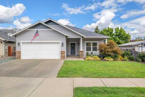 2140 Nick Way, Grants Pass, OR 97527