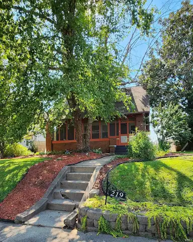 219 NE 9th Street, Washington, IN 47501