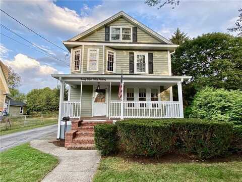 28 White Parkway, North Smithfield, RI 02896