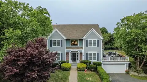 38 Mitchell Lane, Portsmouth, RI 02871