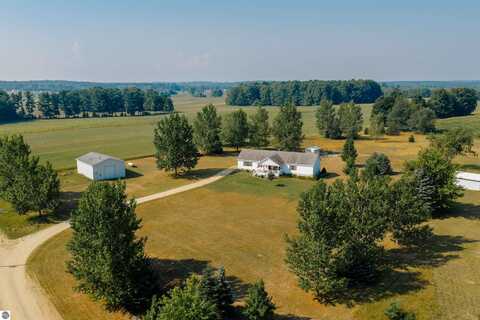7200 Marshalltown Trail, Kingsley, MI 49649