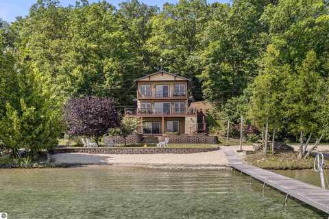 537 Sunkissed Drive, Frankfort, MI 49635