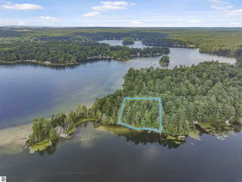 4275 Greilick Road, Traverse City, MI 49696