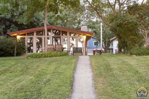 361 Lakeshore DR, Alma, KS 66401