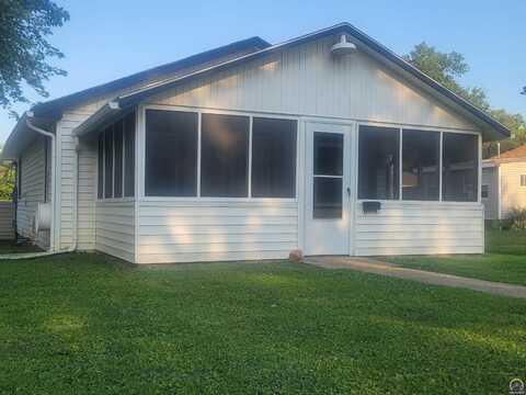 708 Linn Street, Valley Falls, KS 66088