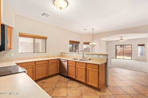 7536 E Fair Meadows Loop, Tucson, AZ 85756