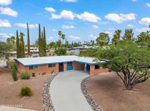 2222 S Deer Trail Circle, Tucson, AZ 85710