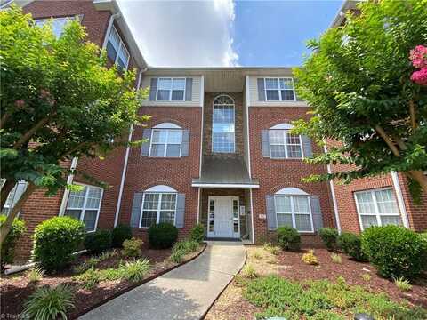 6981 Hanesbrook Circle, Clemmons, NC 27012
