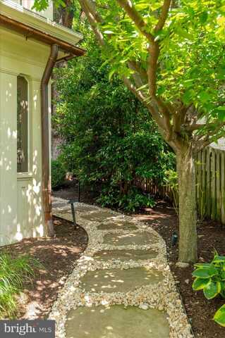 1801 N HARTFORD STREET N, ARLINGTON, VA 22201
