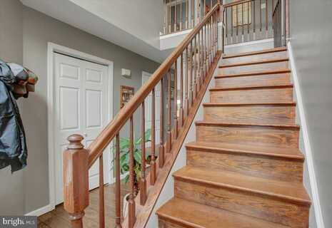 180 STONY POINT AVENUE, SHIPPENSBURG, PA 17257