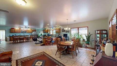 2072 SOL SHANHOLTZ ROAD, AUGUSTA, WV 26704