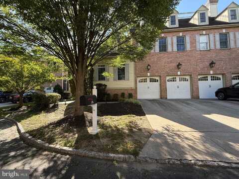 8 COLLINS MILL COURT, MOORESTOWN, NJ 08057