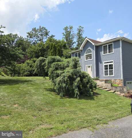 5021 BROOK LANE, MOHNTON, PA 19540