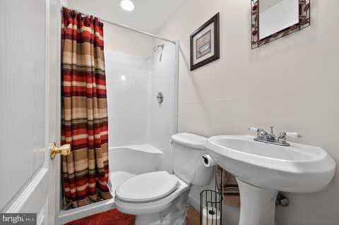 4616 OLD OAK ROAD, DOYLESTOWN, PA 18902