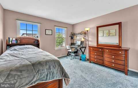 22 FOUNTAYNE LANE, LAWRENCE TOWNSHIP, NJ 08648