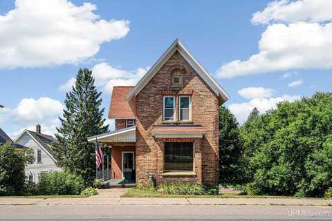 607 N 3rd, Ishpeming, MI 49849