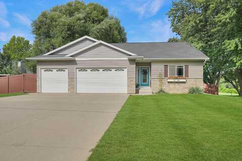 4662 Hoff Road, Waterloo, IA 50701