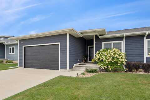 339 Golden Lane, Cedar Falls, IA 50613