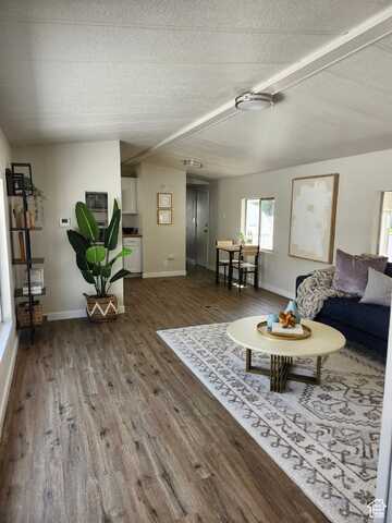 935 E 3000 N, Layton, UT 84040