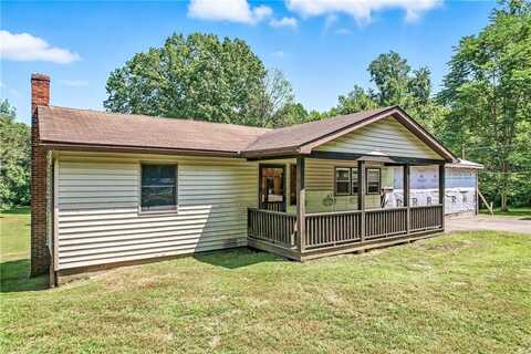 485 Campground Rd, Shenango Twp, PA 16159
