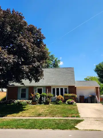 404 Applegate Road, Englewood, OH 45322