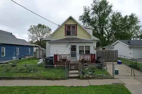 Maple, DES MOINES, IA 50317
