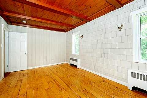 Howe, EAST BROOKFIELD, MA 01515