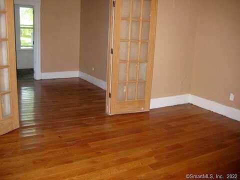 Viets, NEW LONDON, CT 06320