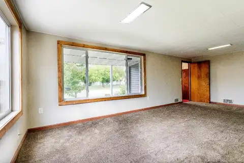 6Th, STAPLES, MN 56479