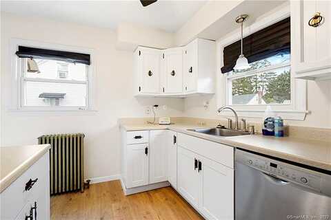 Linnmore, MANCHESTER, CT 06040