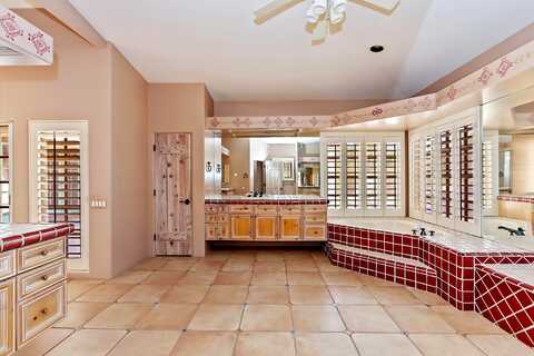 Taylor, PALM DESERT, CA 92260
