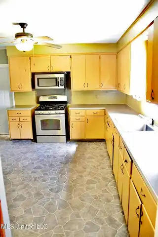 Mcdowell, JACKSON, MS 39204