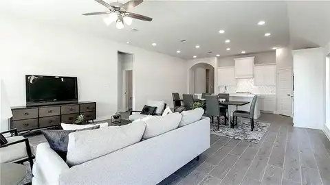 Avendita, LIBERTY HILL, TX 78642