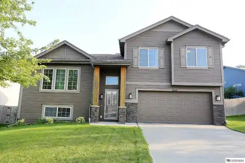 Michael, PAPILLION, NE 68133