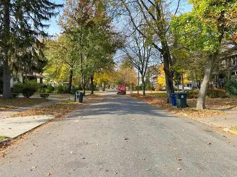 Derbyshire, CLEVELAND, OH 44118