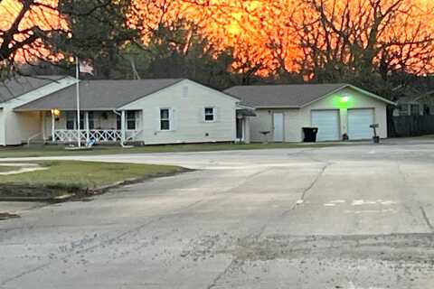 Country Club, HOLDENVILLE, OK 74848