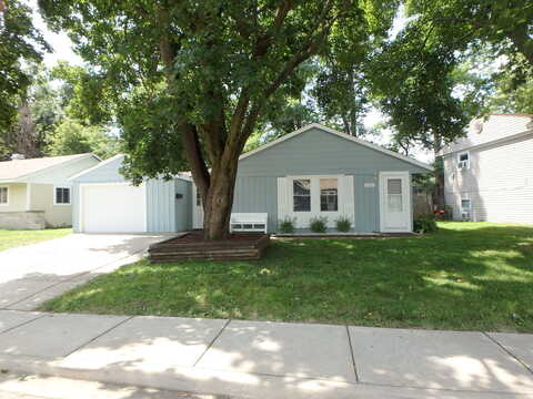 Hickory, CARPENTERSVILLE, IL 60110