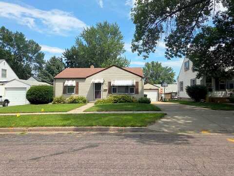 Warren, SIOUX FALLS, SD 57105