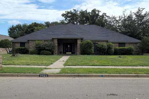 Wandering Way, BENBROOK, TX 76126