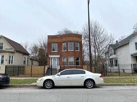 State, CHICAGO, IL 60628
