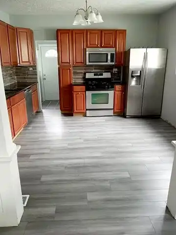 Tremont, INDIANAPOLIS, IN 46222