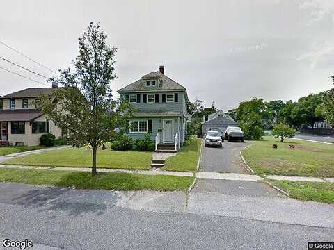 1St, LINDENHURST, NY 11757