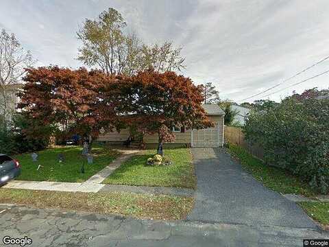 Avenue C, WEST BABYLON, NY 11704
