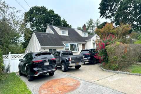 Irving, CENTRAL ISLIP, NY 11722