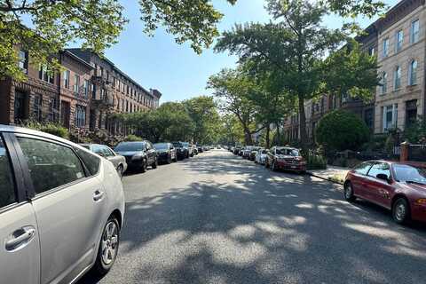 Macon, BROOKLYN, NY 11233