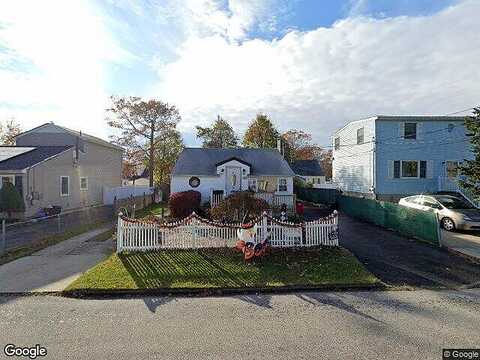 8Th, LINDENHURST, NY 11757