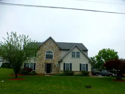 Rivervale, READING, PA 19605