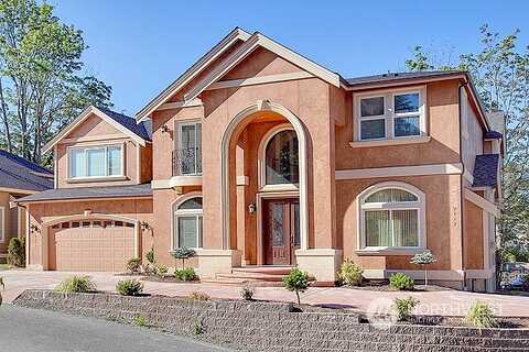 Slater, KIRKLAND, WA 98033
