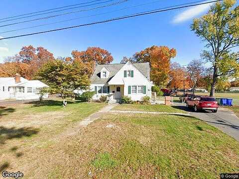 Ash Dr, Windsor Locks, CT 06096