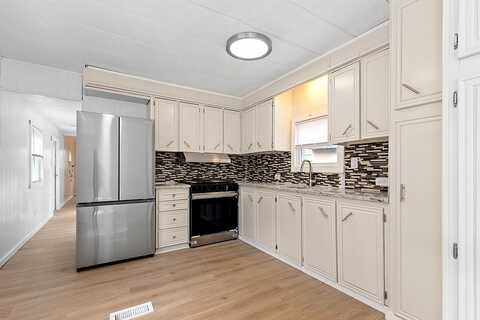 Jake Ln, Acushnet, MA 02743
